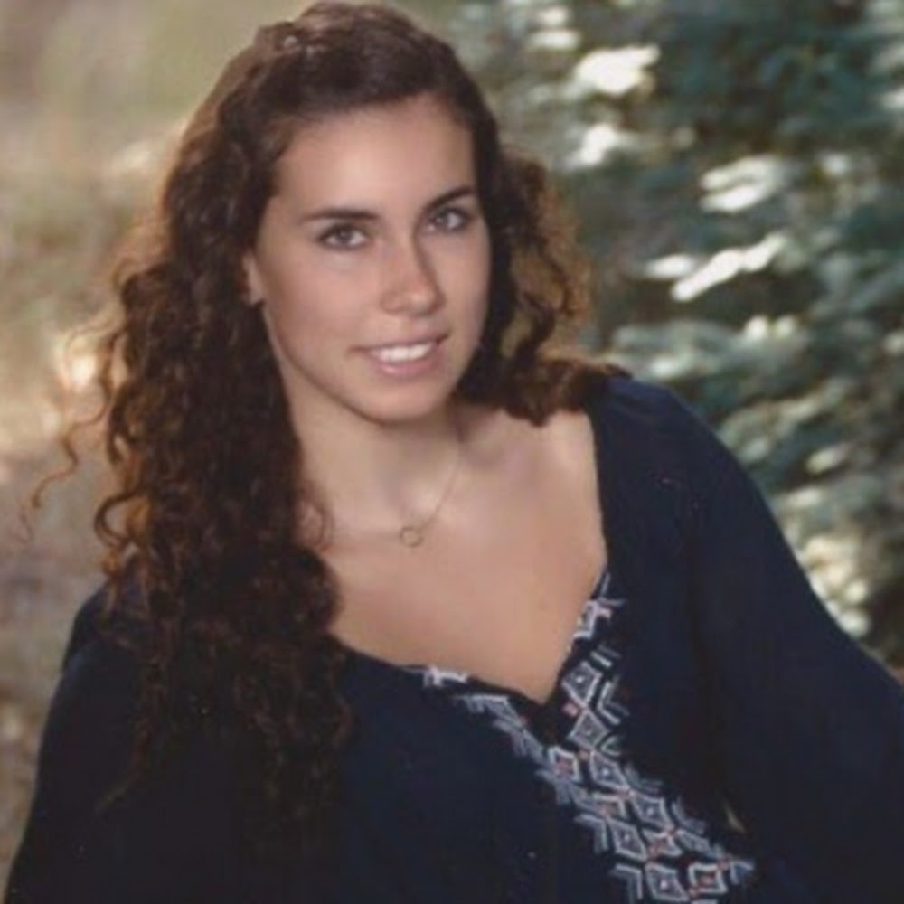 Meet your Posher, Elise nicole